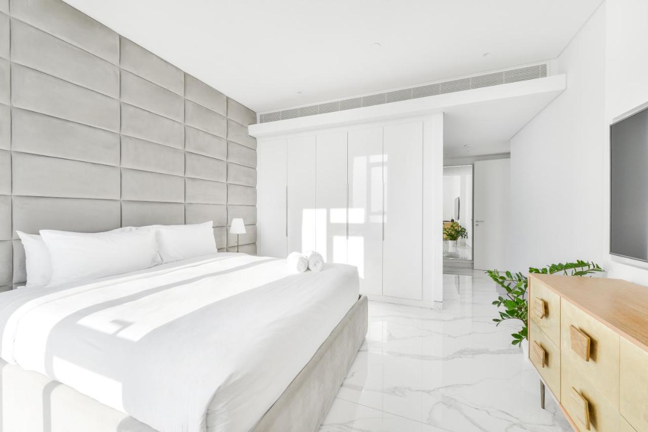 Luxe 3 Bedroom Oceanfront Apartment In The Heart Of Bluewaters Island Дубай Екстер'єр фото