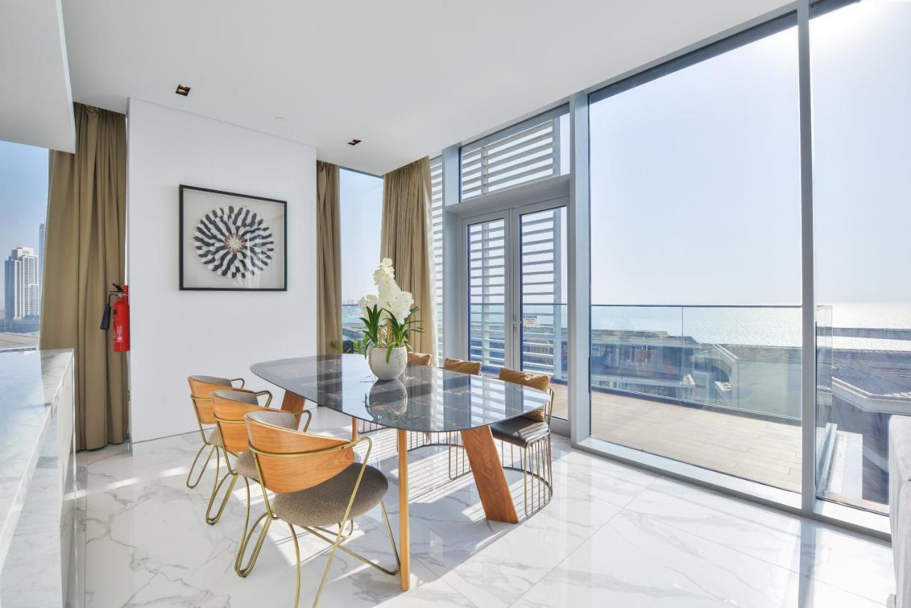 Luxe 3 Bedroom Oceanfront Apartment In The Heart Of Bluewaters Island Дубай Екстер'єр фото
