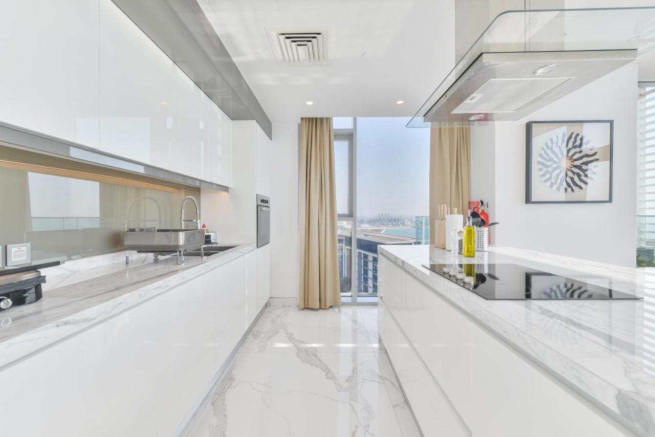 Luxe 3 Bedroom Oceanfront Apartment In The Heart Of Bluewaters Island Дубай Екстер'єр фото