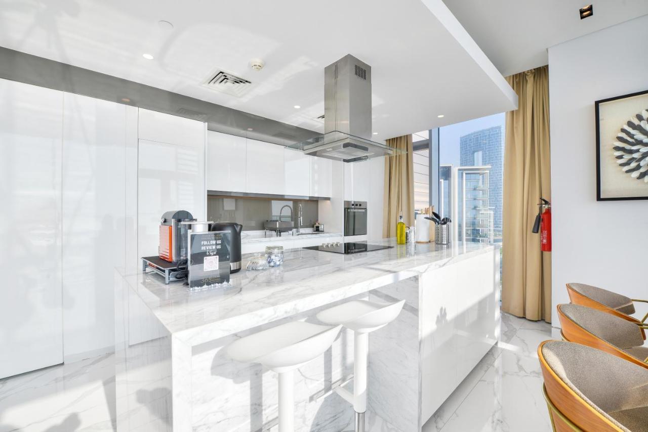 Luxe 3 Bedroom Oceanfront Apartment In The Heart Of Bluewaters Island Дубай Екстер'єр фото